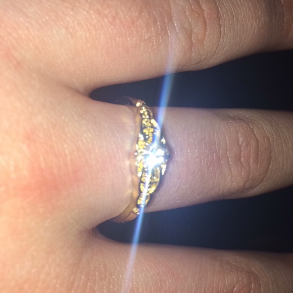 Ring - Picture 3 of 3